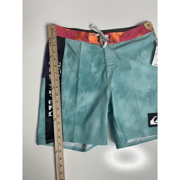 Quiksilver Boys Surfsilk Acid Wash 15" Boardshorts NWT Size 30/16 - Picture 10 of 10